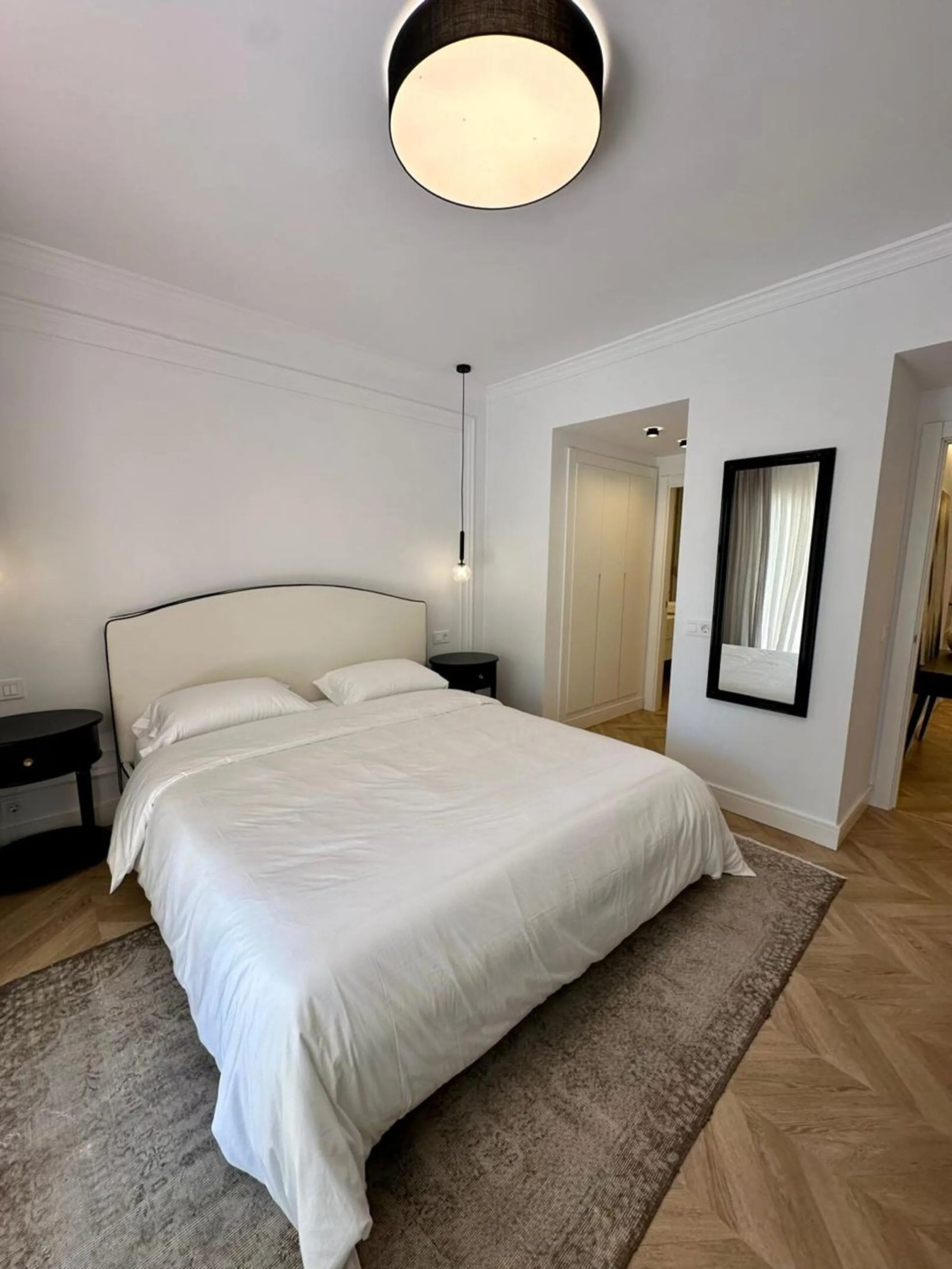 A magnificent apartment for sale in the prestigious  residential complex, located on the first line of the sea.