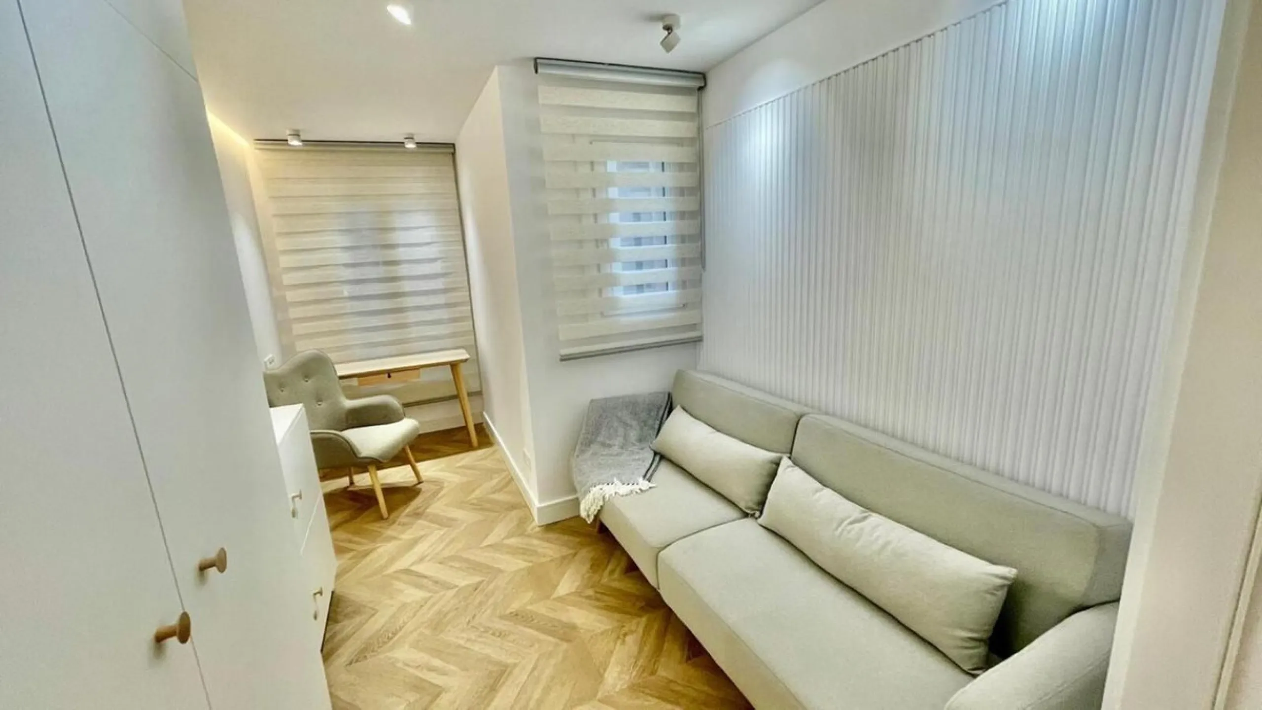 A magnificent apartment for sale in the prestigious  residential complex, located on the first line of the sea.