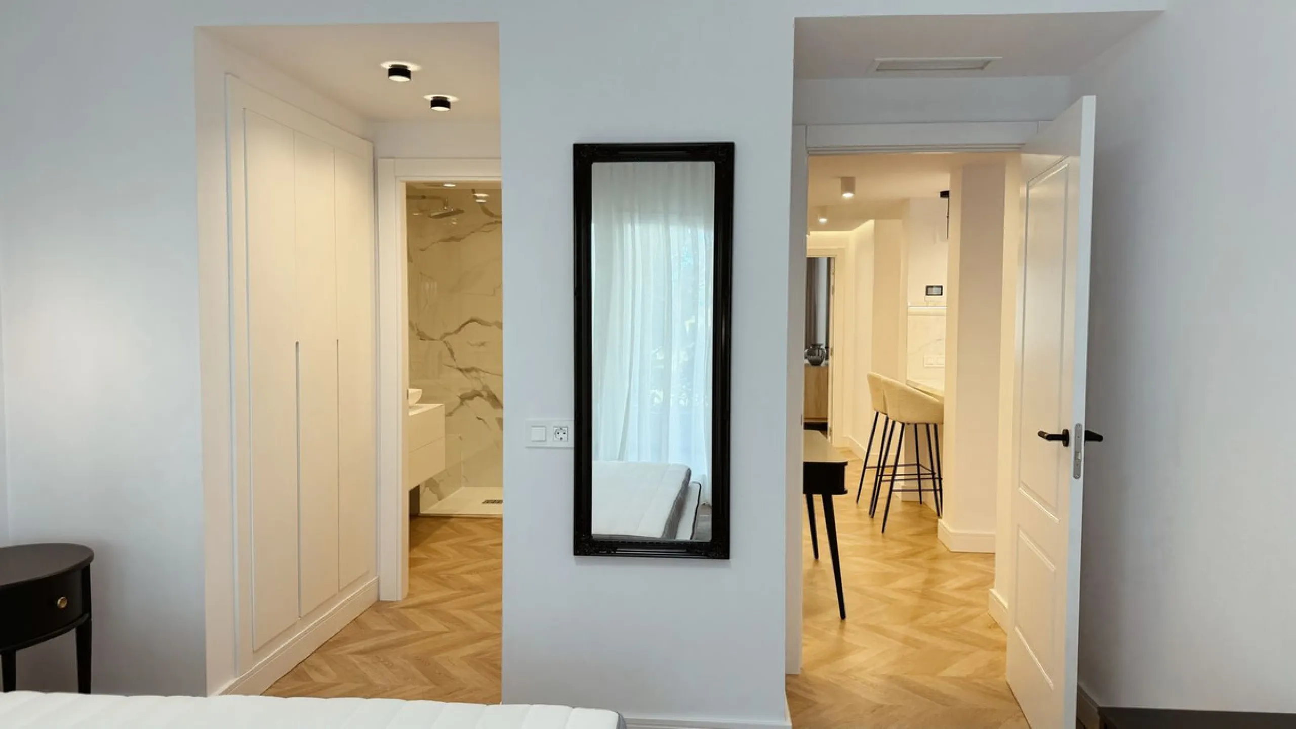 A magnificent apartment for sale in the prestigious  residential complex, located on the first line of the sea.