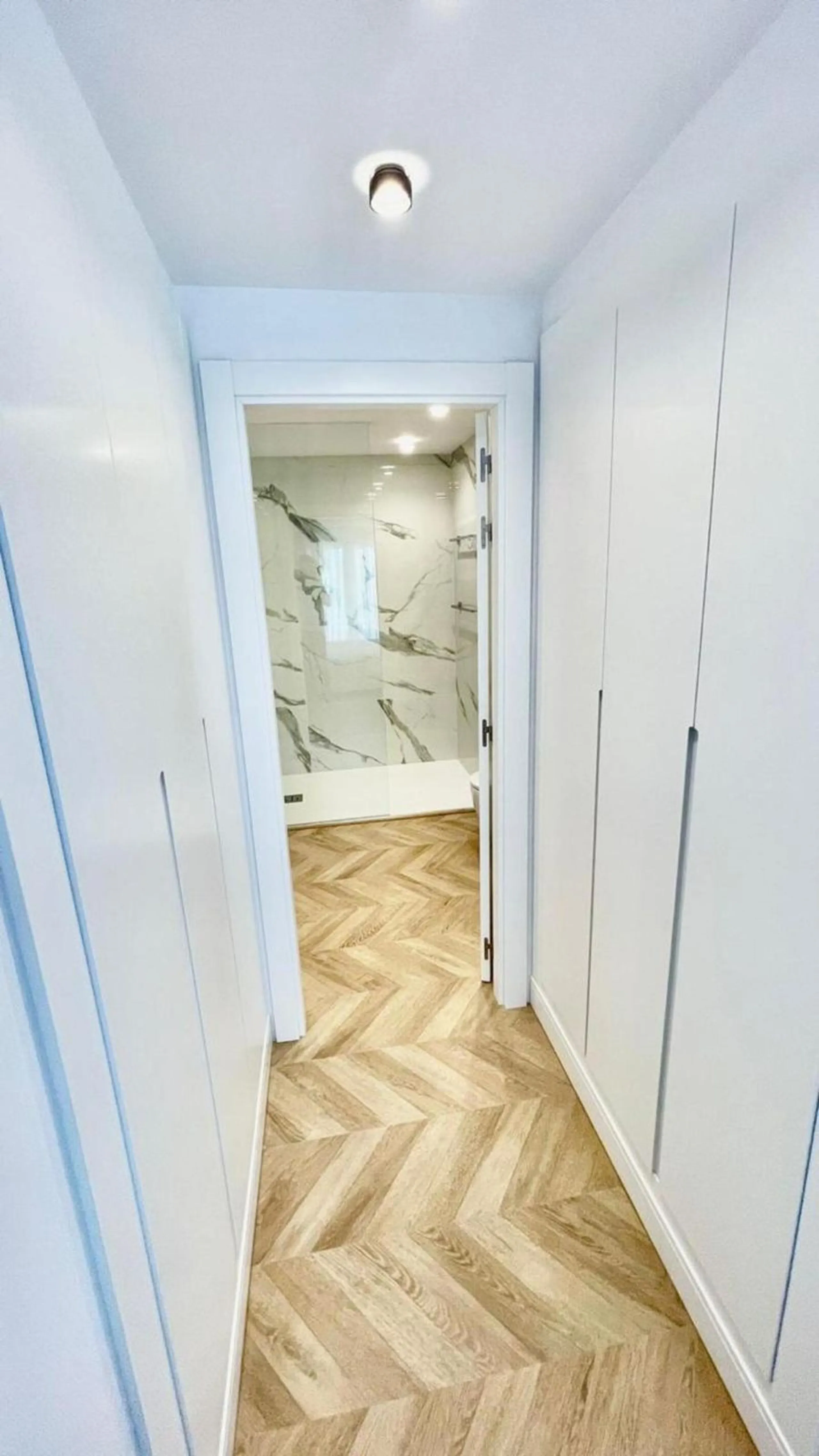 A magnificent apartment for sale in the prestigious  residential complex, located on the first line of the sea.