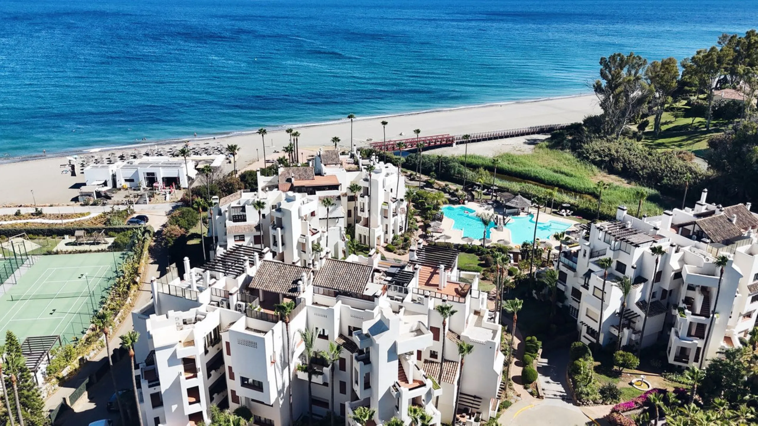A magnificent apartment for sale in the prestigious  residential complex, located on the first line of the sea.