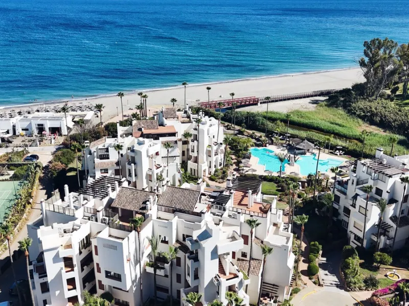A magnificent apartment for sale in the prestigious  residential complex, located on the first line of the sea.