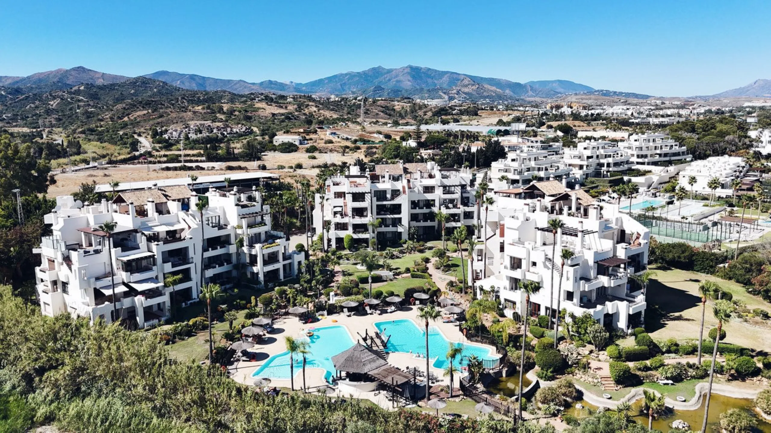 A magnificent apartment for sale in the prestigious  residential complex, located on the first line of the sea.