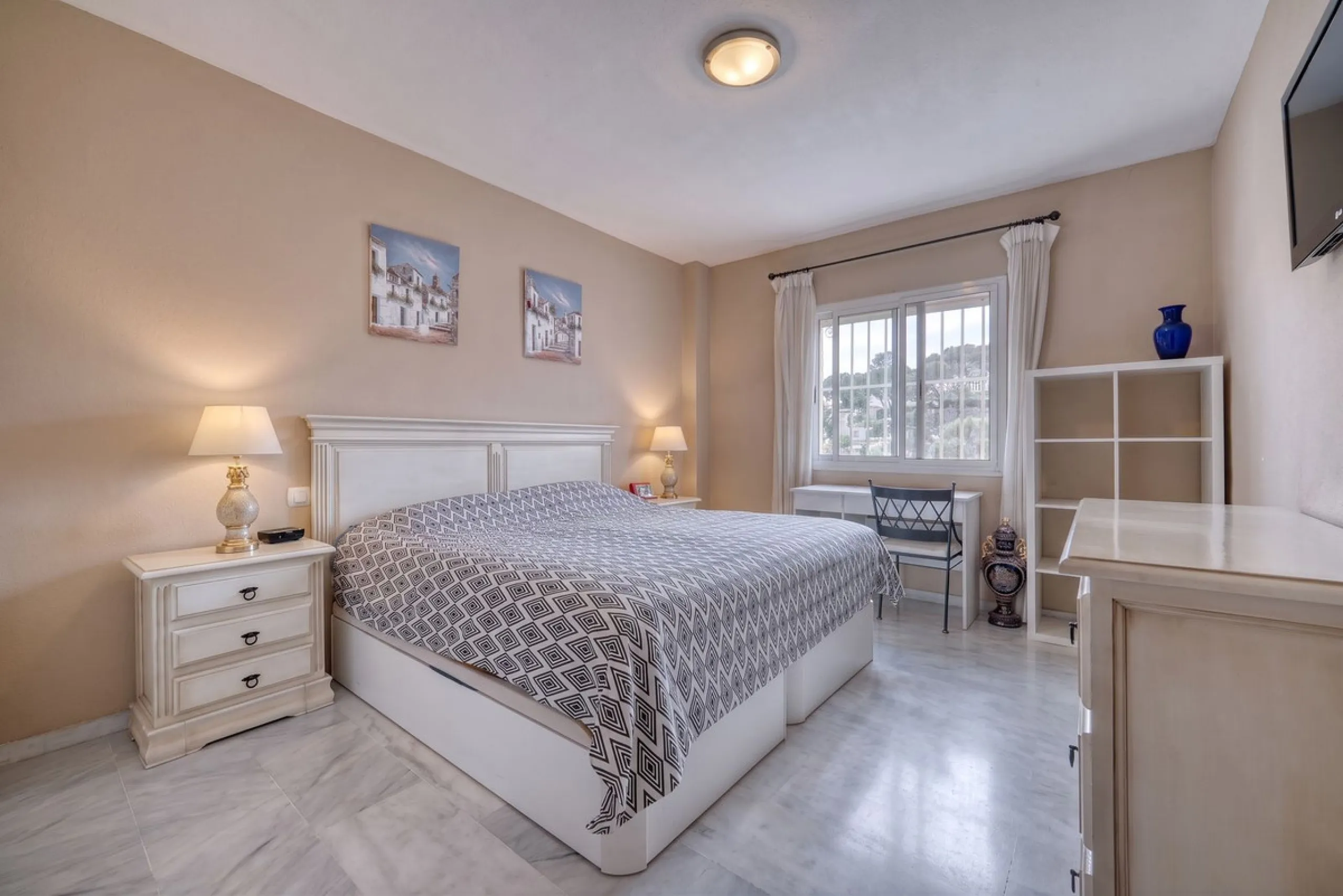 Duplex penthouse for sale, corner unit with panoramic sea and mountain views!