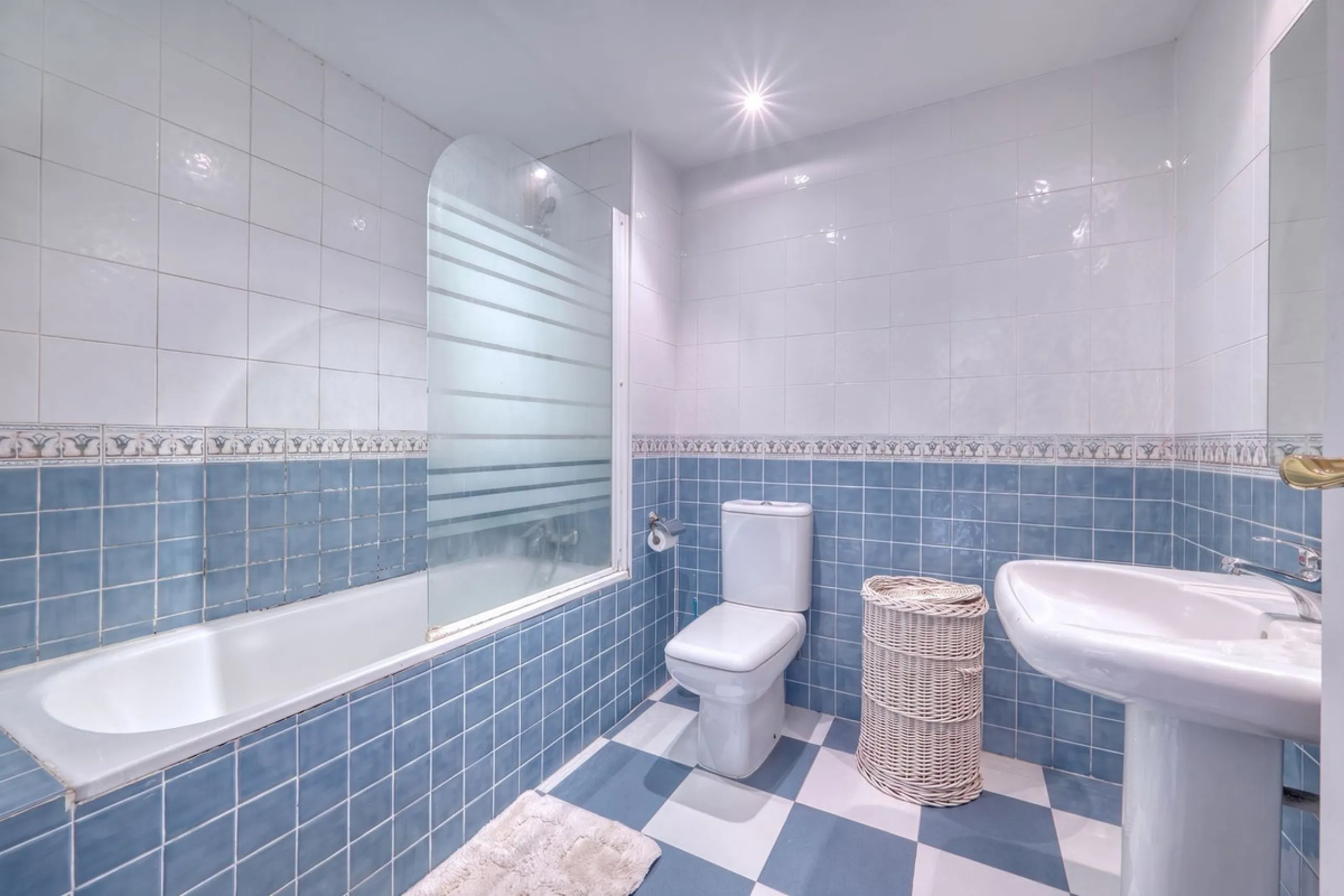 Duplex penthouse for sale, corner unit with panoramic sea and mountain views!