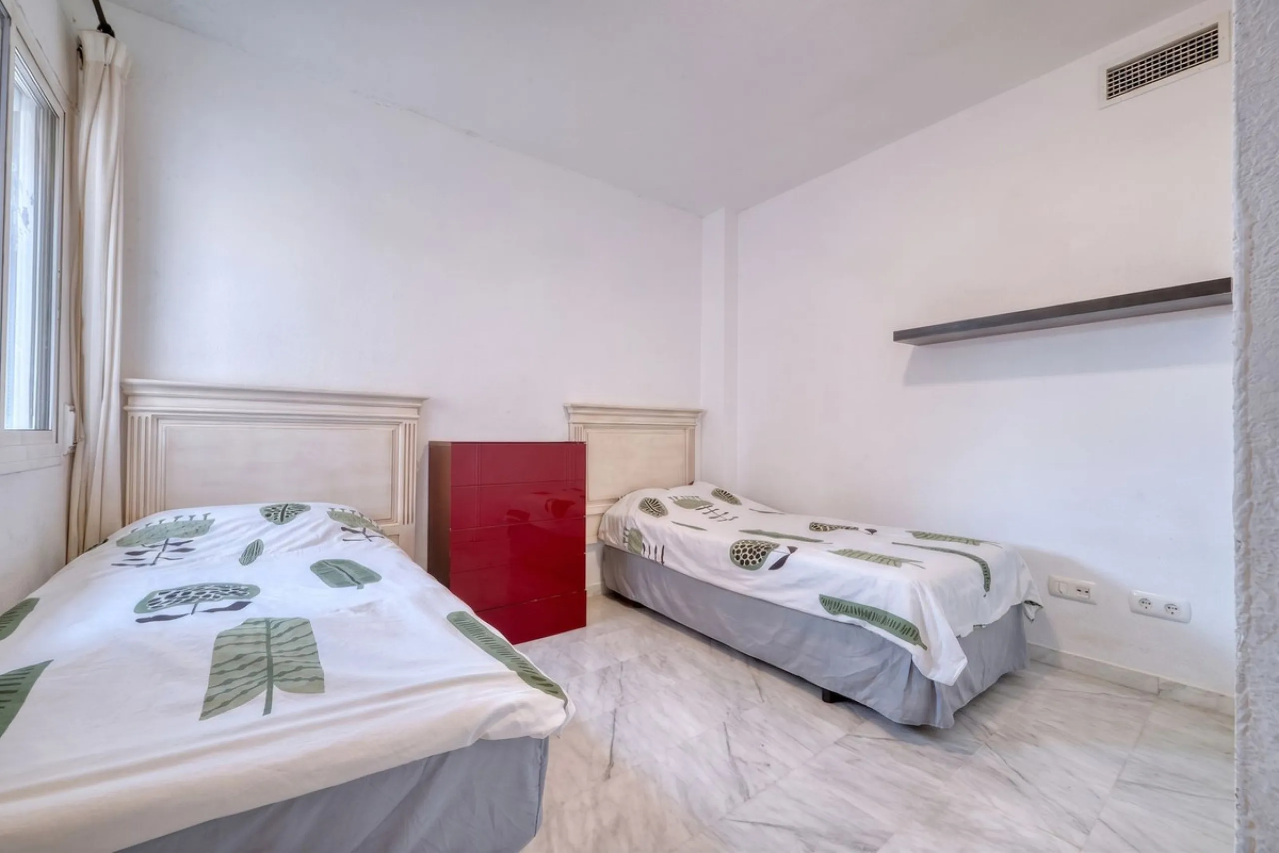 Duplex penthouse for sale, corner unit with panoramic sea and mountain views!