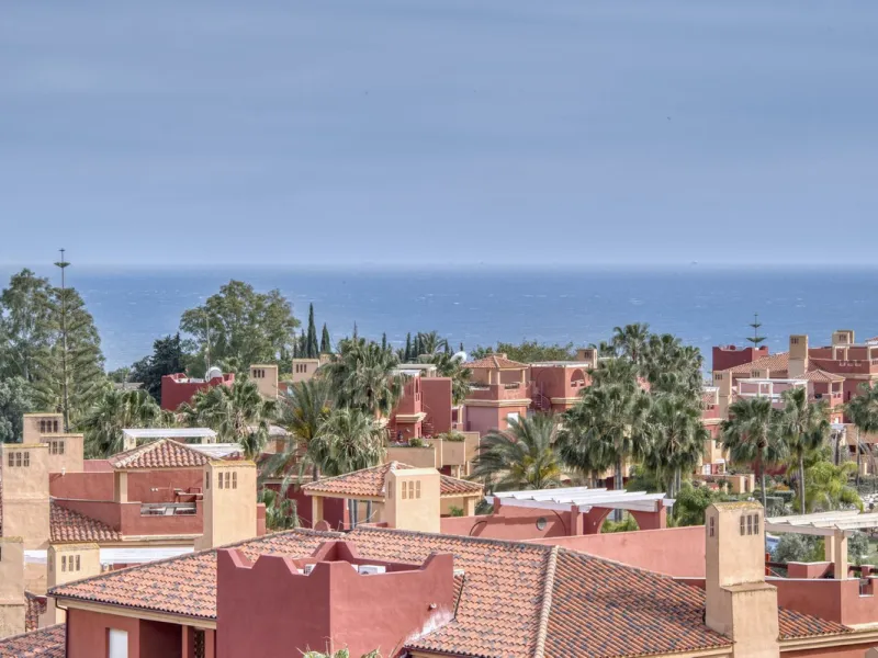 Duplex penthouse for sale, corner unit with panoramic sea and mountain views!