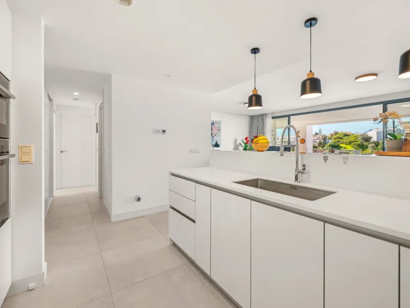 Apartment - Ground Floor Apartment в продаже в Marbella, Málaga. В доме 3 спален и 2 ванных комнат. Площадь дома 166 м²