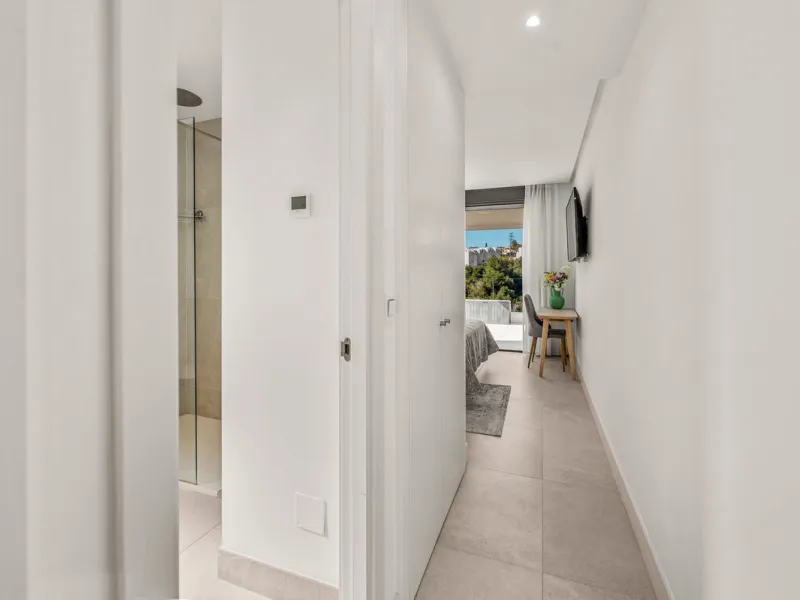 Apartment - Ground Floor Apartment в продаже в Marbella, Málaga. В доме 3 спален и 2 ванных комнат. Площадь дома 166 м²