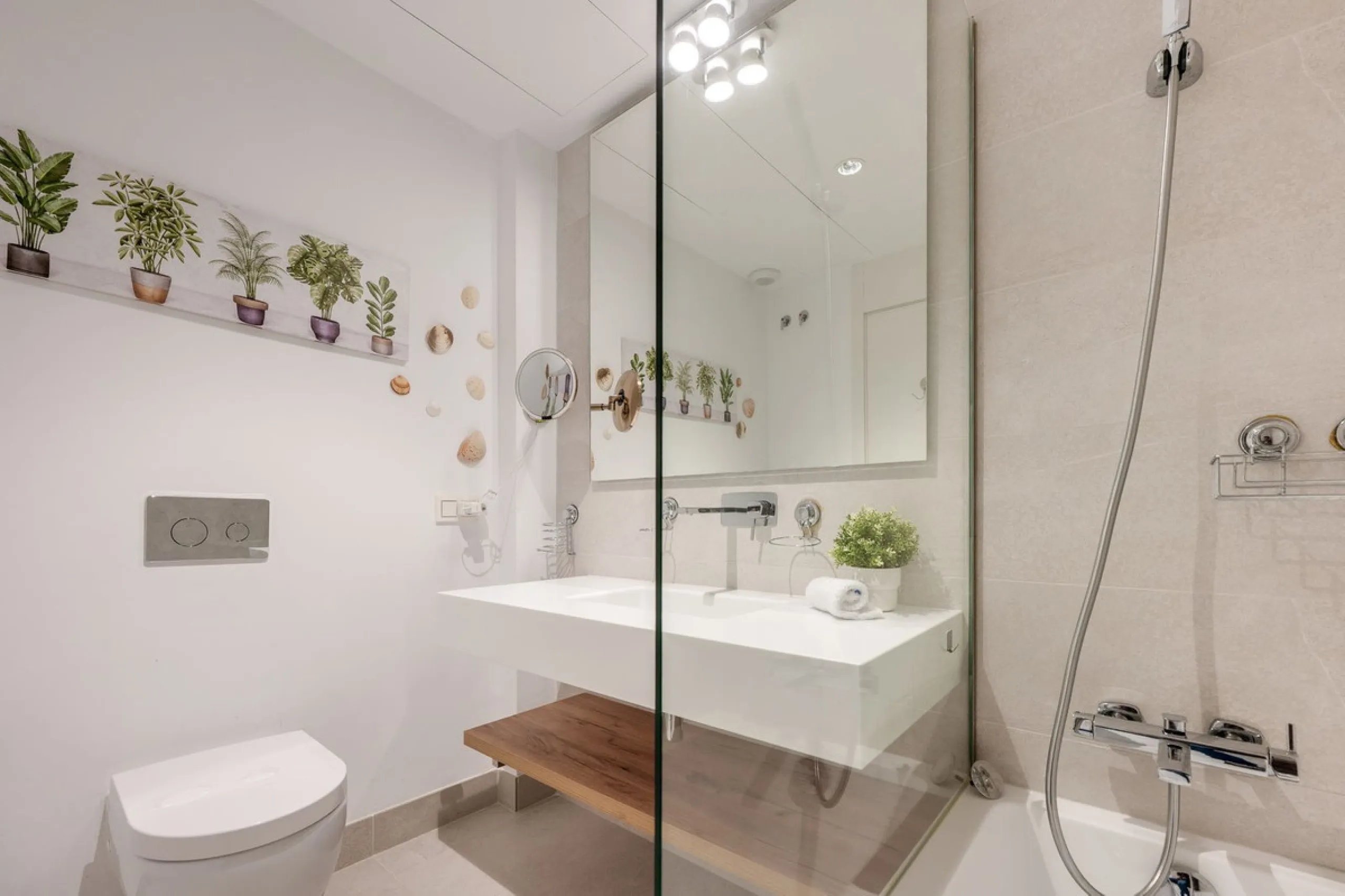 Apartment - Ground Floor Apartment в продаже в Marbella, Málaga. В доме 3 спален и 2 ванных комнат. Площадь дома 166 м²