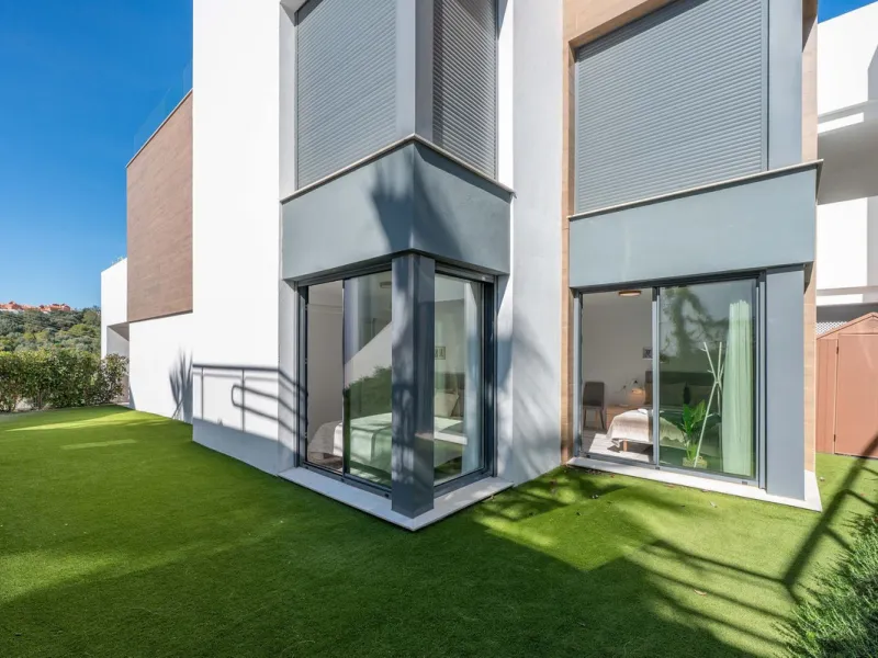 Apartment - Ground Floor Apartment в продаже в Marbella, Málaga. В доме 3 спален и 2 ванных комнат. Площадь дома 166 м²