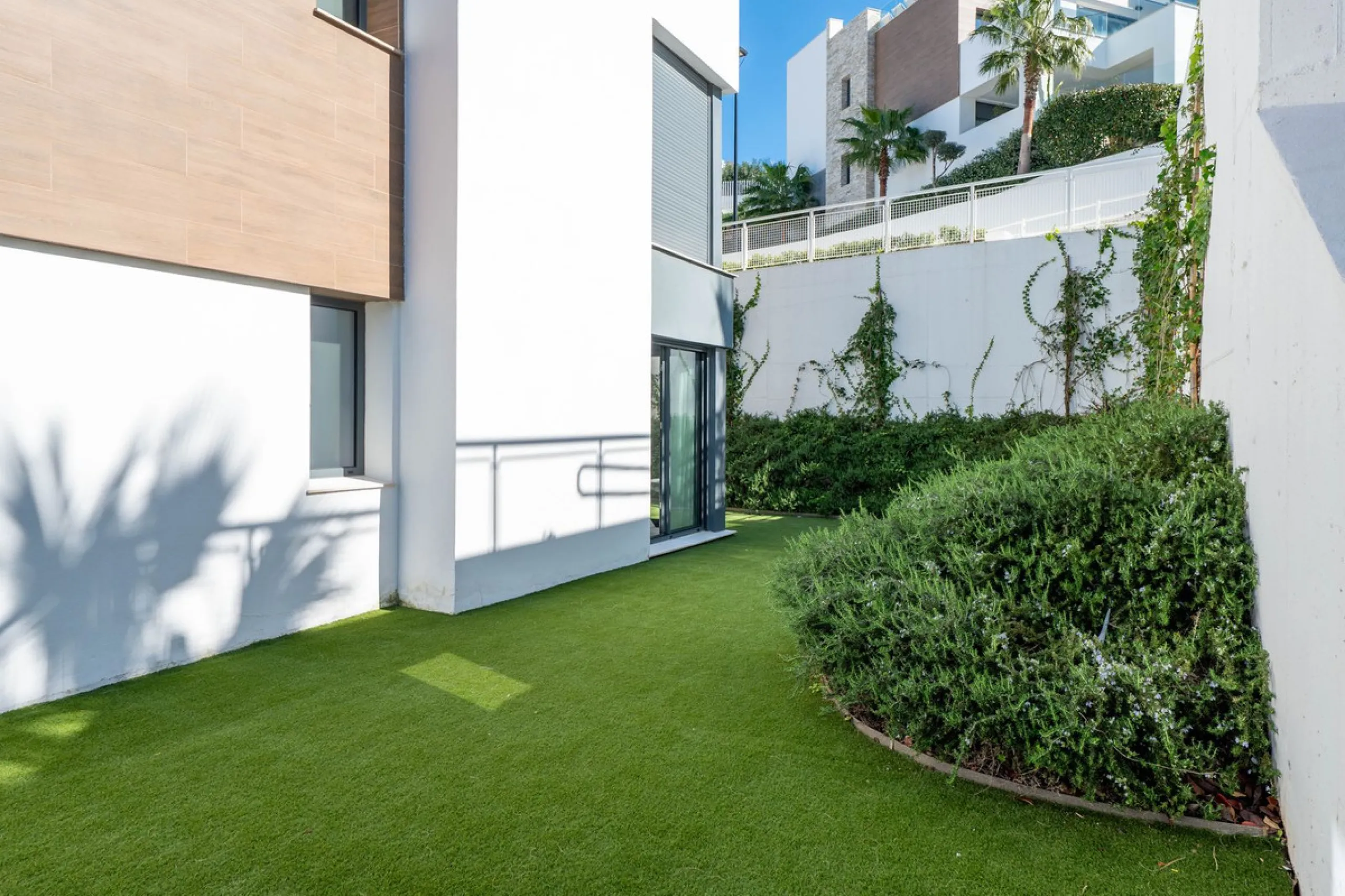 Apartment - Ground Floor Apartment в продаже в Marbella, Málaga. В доме 3 спален и 2 ванных комнат. Площадь дома 166 м²