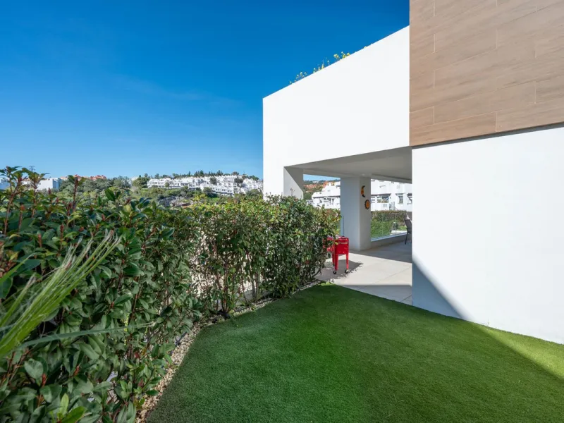 Apartment - Ground Floor Apartment в продаже в Marbella, Málaga. В доме 3 спален и 2 ванных комнат. Площадь дома 166 м²