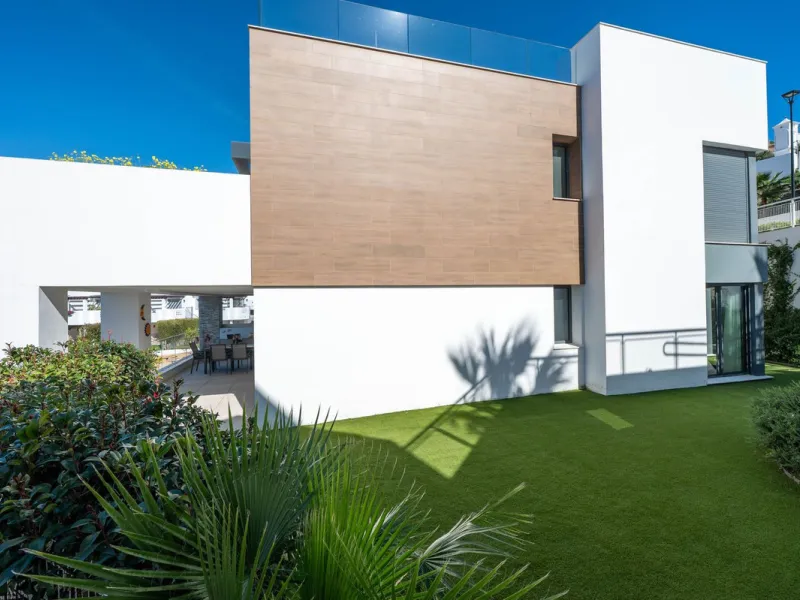 Apartment - Ground Floor Apartment в продаже в Marbella, Málaga. В доме 3 спален и 2 ванных комнат. Площадь дома 166 м²