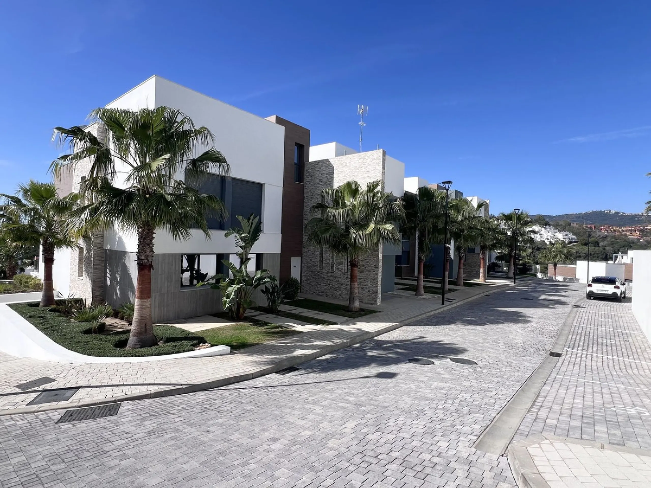 Apartment - Ground Floor Apartment в продаже в Marbella, Málaga. В доме 3 спален и 2 ванных комнат. Площадь дома 166 м²