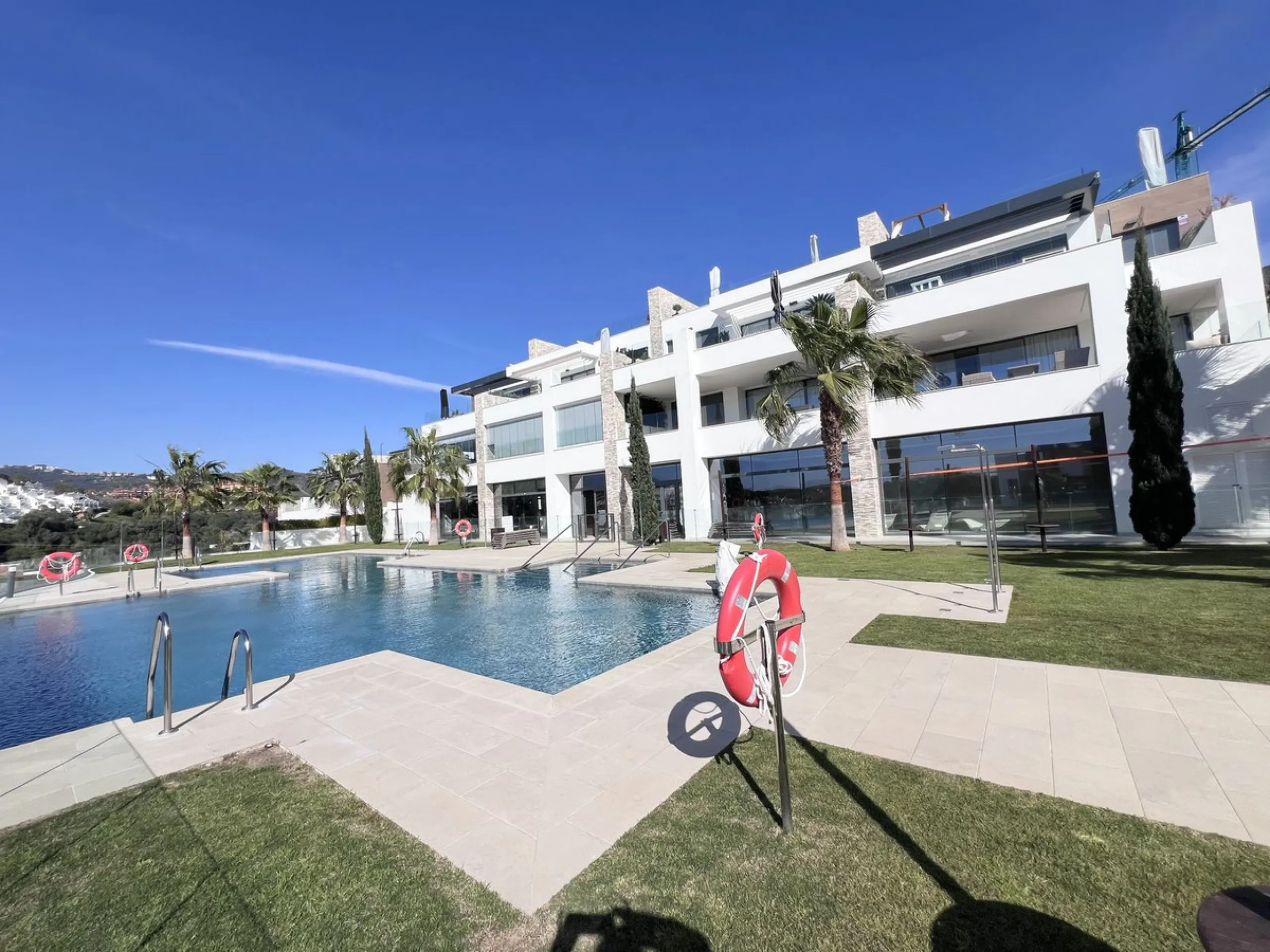 Apartment - Ground Floor Apartment в продаже в Marbella, Málaga. В доме 3 спален и 2 ванных комнат. Площадь дома 166 м²