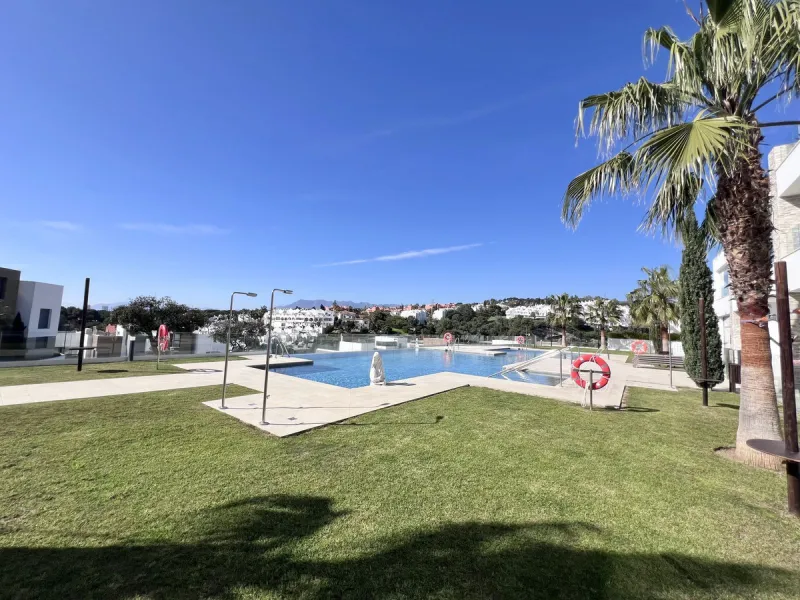 Apartment - Ground Floor Apartment в продаже в Marbella, Málaga. В доме 3 спален и 2 ванных комнат. Площадь дома 166 м²