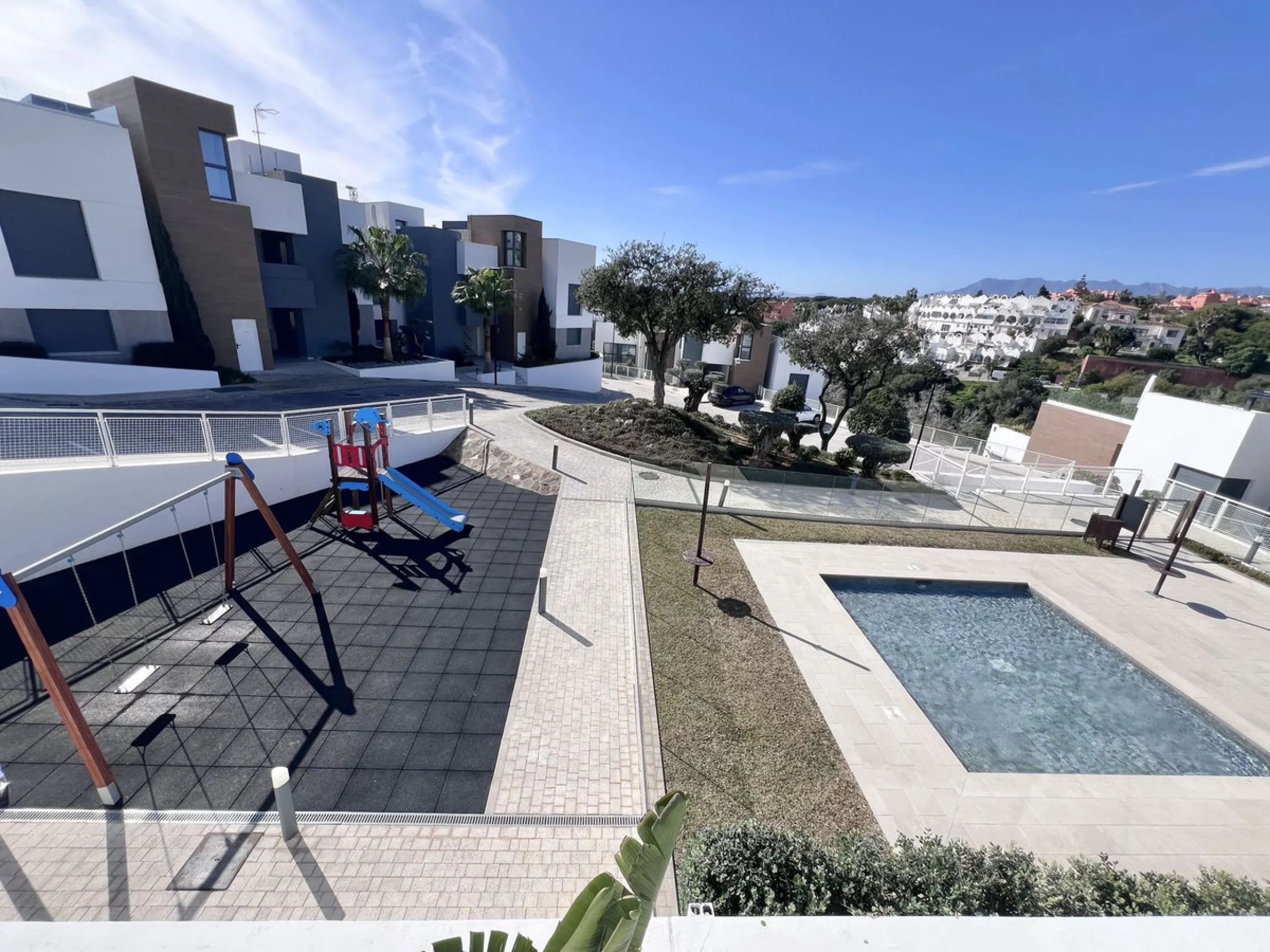 Apartment - Ground Floor Apartment в продаже в Marbella, Málaga. В доме 3 спален и 2 ванных комнат. Площадь дома 166 м²