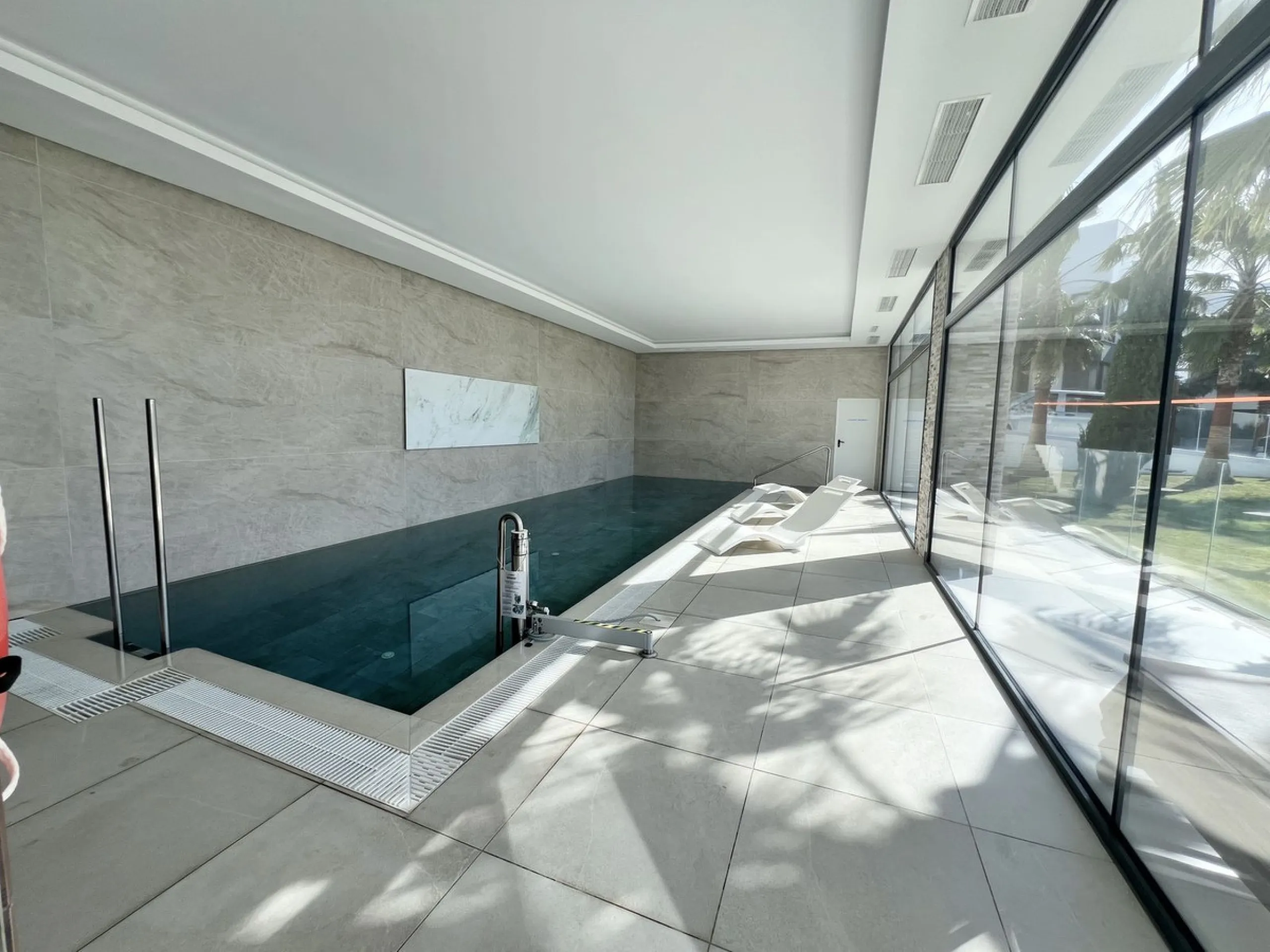 Apartment - Ground Floor Apartment в продаже в Marbella, Málaga. В доме 3 спален и 2 ванных комнат. Площадь дома 166 м²