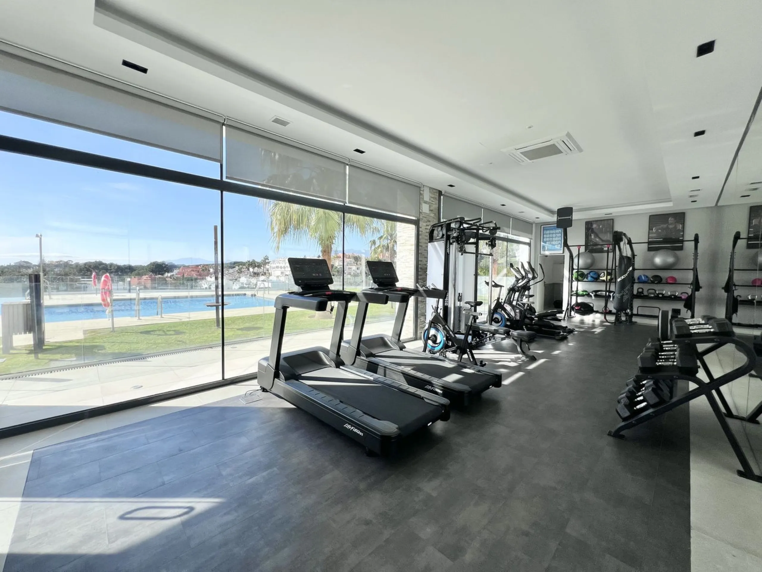 Apartment - Ground Floor Apartment в продаже в Marbella, Málaga. В доме 3 спален и 2 ванных комнат. Площадь дома 166 м²