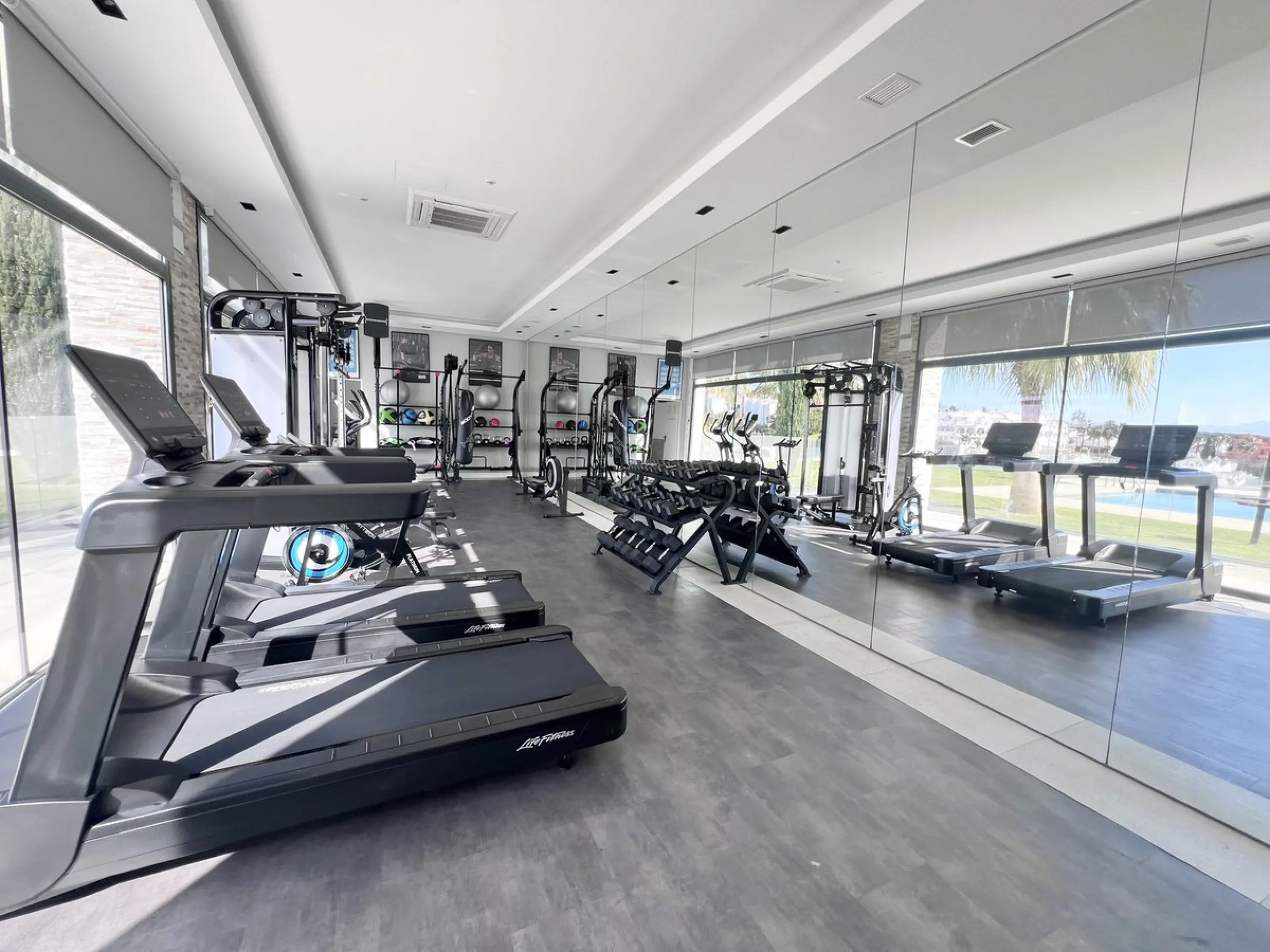 Apartment - Ground Floor Apartment в продаже в Marbella, Málaga. В доме 3 спален и 2 ванных комнат. Площадь дома 166 м²