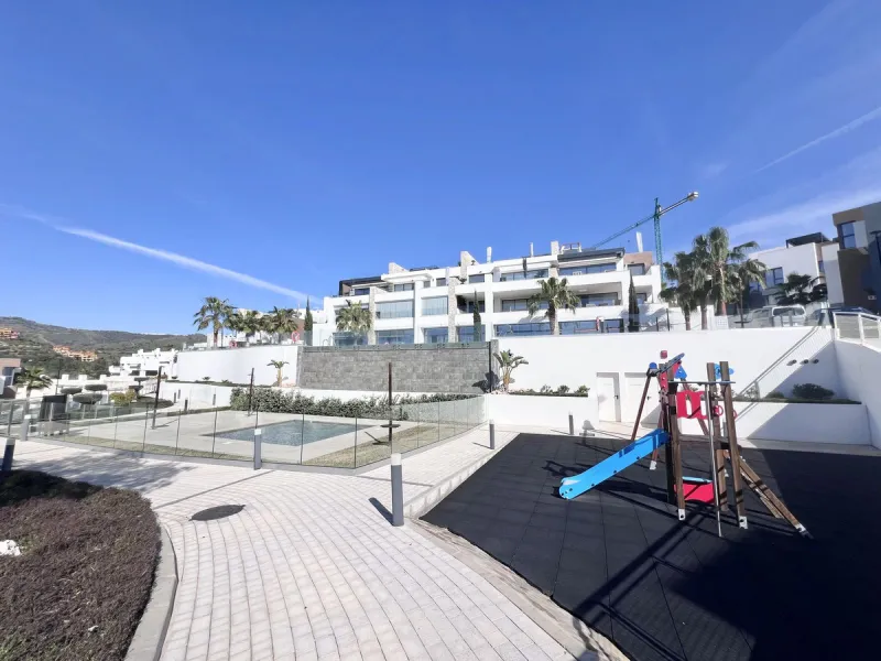 Apartment - Ground Floor Apartment в продаже в Marbella, Málaga. В доме 3 спален и 2 ванных комнат. Площадь дома 166 м²