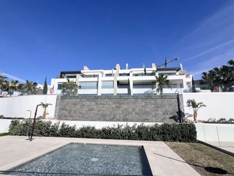 Apartment - Ground Floor Apartment в продаже в Marbella, Málaga. В доме 3 спален и 2 ванных комнат. Площадь дома 166 м²