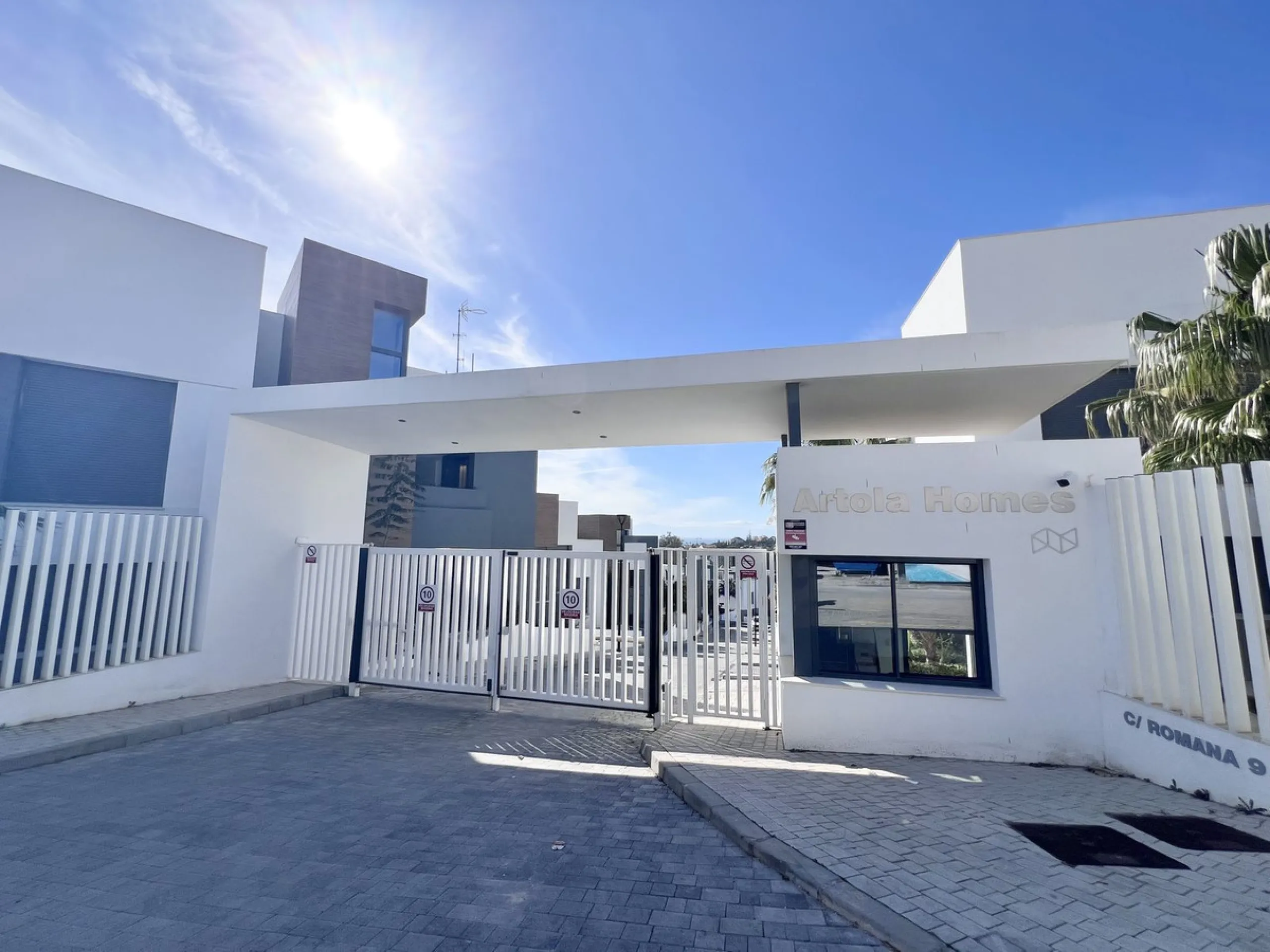 Apartment - Ground Floor Apartment в продаже в Marbella, Málaga. В доме 3 спален и 2 ванных комнат. Площадь дома 166 м²