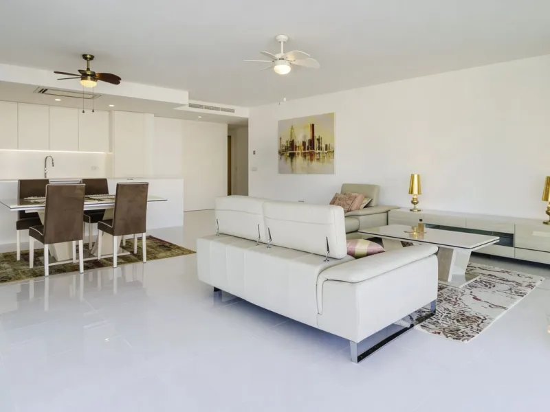 Luxury contemporary middle floor apartment in the stylish Cataleya complex on the New Golden Mile, East-Estepona