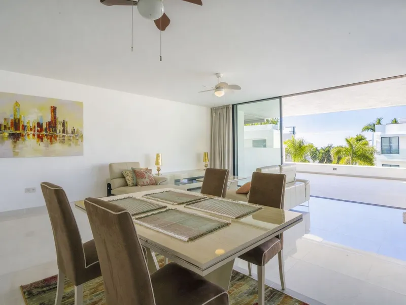 Luxury contemporary middle floor apartment in the stylish Cataleya complex on the New Golden Mile, East-Estepona