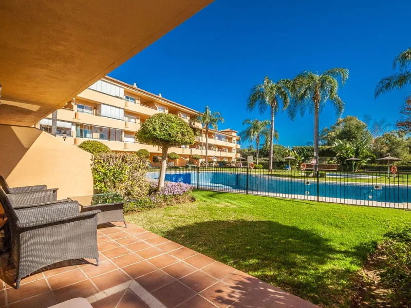 Discover your dream home in this immaculate two-bedroom apartment, perfectly situated just a short stroll from the beach and a vibrant array of restaurants and cafes. This ready-to-move-in residence offers the convenience of a dedicated parking space and 