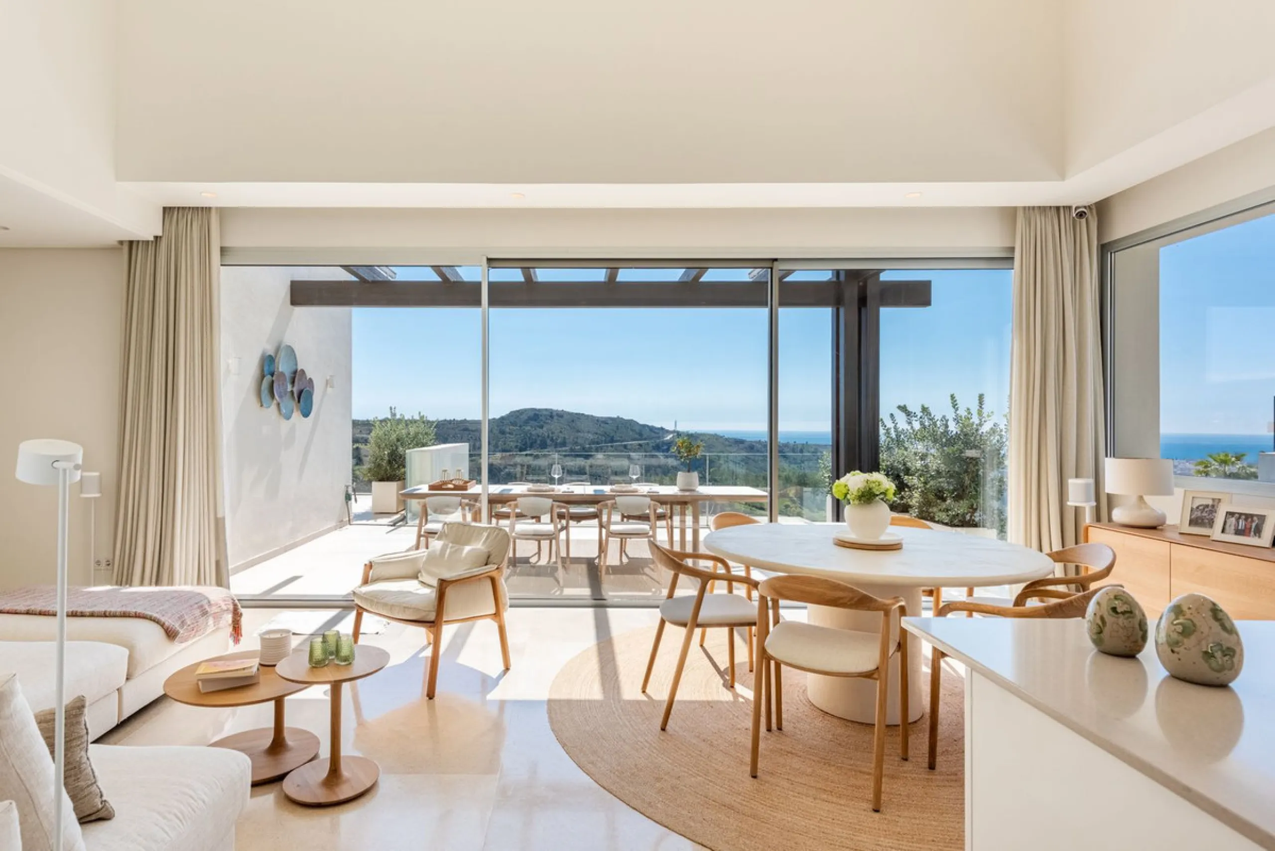 Apartment - Penthouse Duplex в продаже в Benahavís, Málaga. В доме 4 спален и 3 ванных комнат. Площадь дома 142 м²
