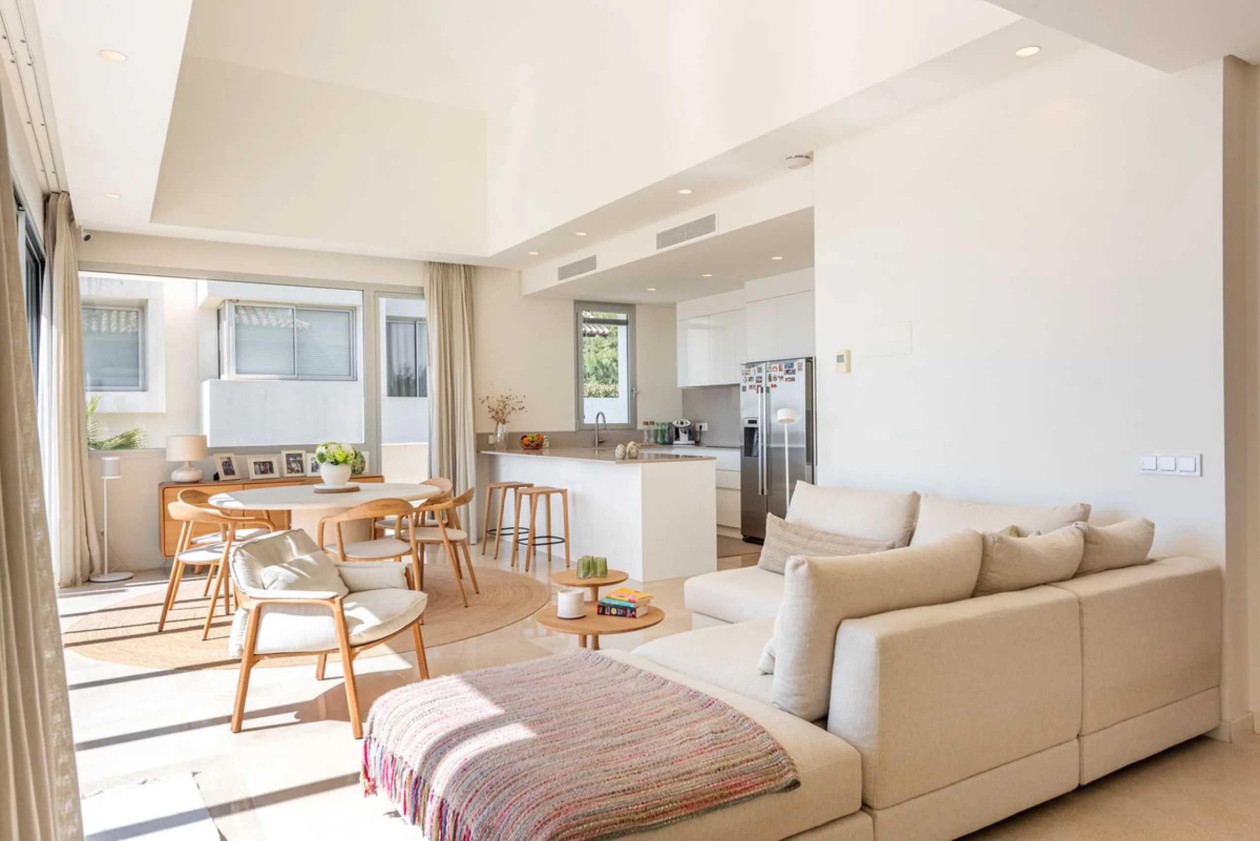 Apartment - Penthouse Duplex в продаже в Benahavís, Málaga. В доме 4 спален и 3 ванных комнат. Площадь дома 142 м²