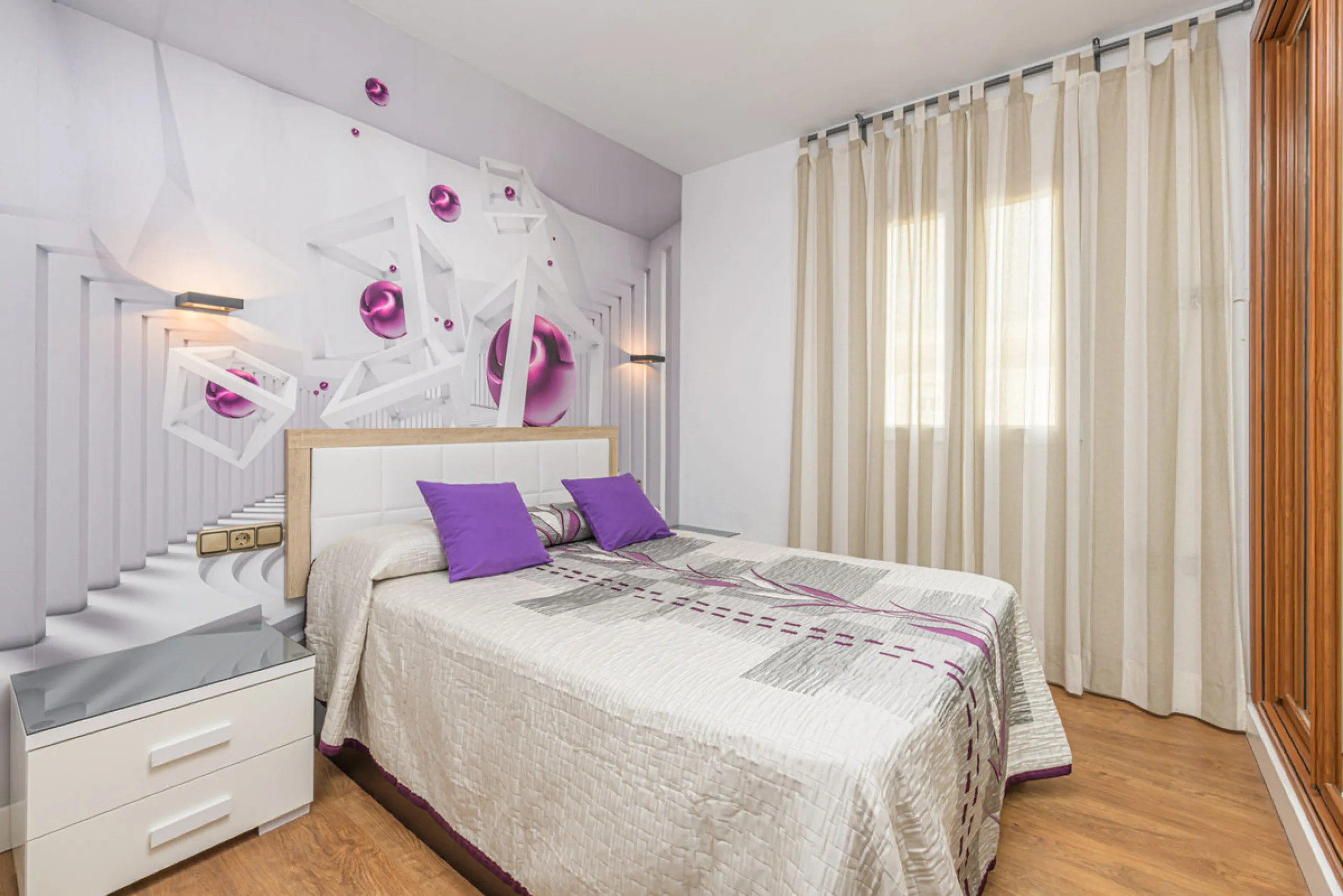 Stunning Modern Duplex with Tourist License — Proven High Yield Investment