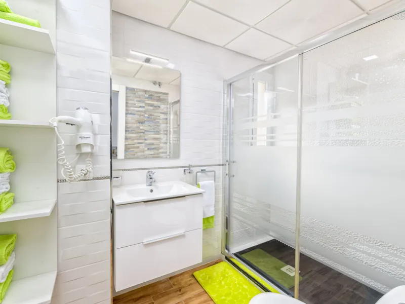 Stunning Modern Duplex with Tourist License — Proven High Yield Investment