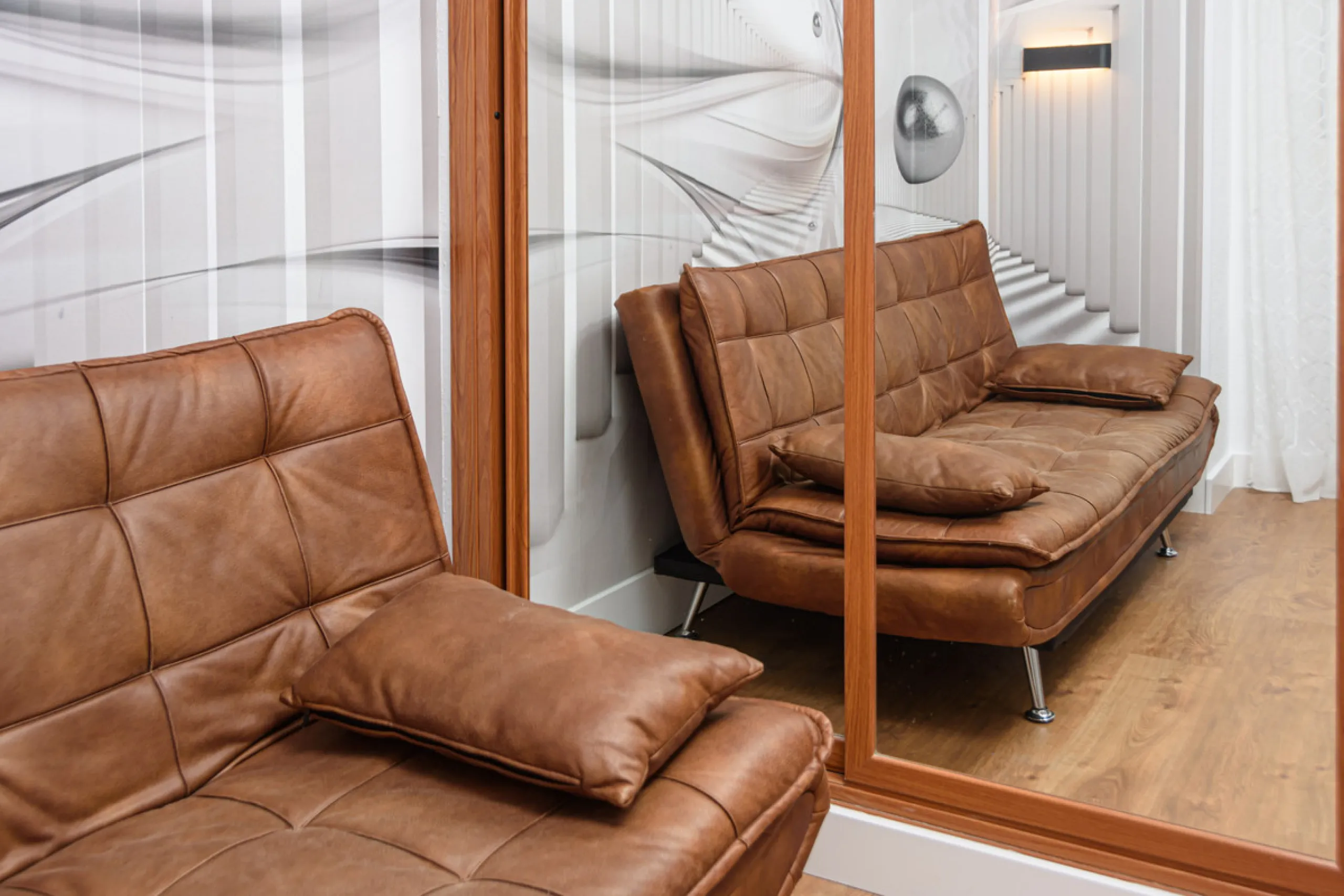 Stunning Modern Duplex with Tourist License — Proven High Yield Investment
