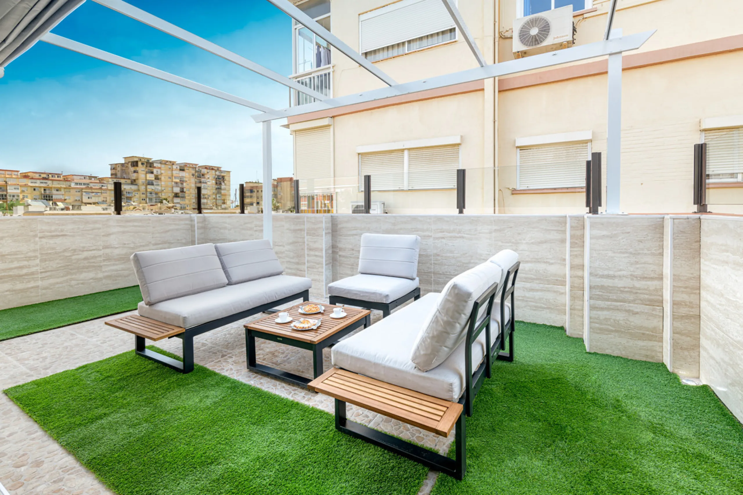 Stunning Modern Duplex with Tourist License — Proven High Yield Investment