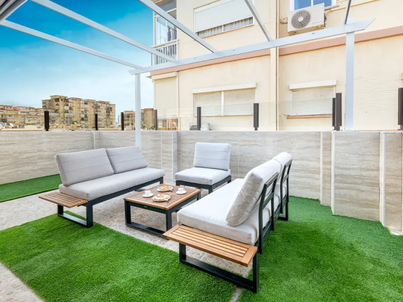 Stunning Modern Duplex with Tourist License — Proven High Yield Investment
