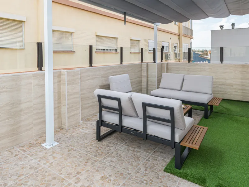Stunning Modern Duplex with Tourist License — Proven High Yield Investment