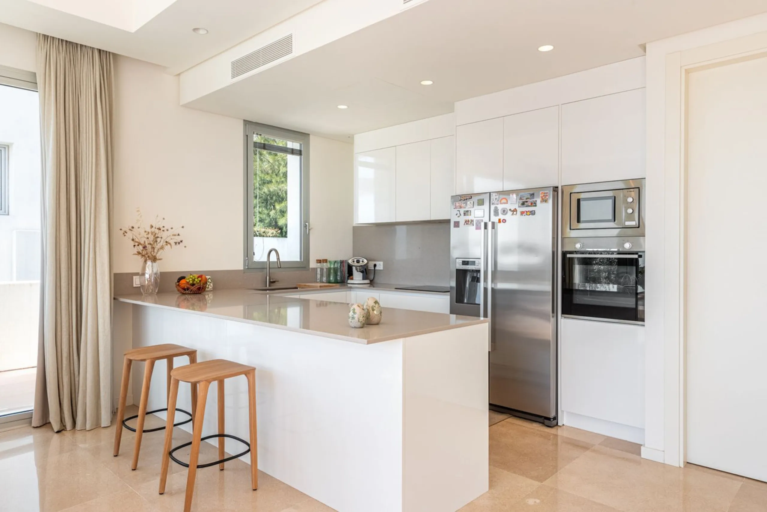 Apartment - Penthouse Duplex в продаже в Benahavís, Málaga. В доме 4 спален и 3 ванных комнат. Площадь дома 142 м²