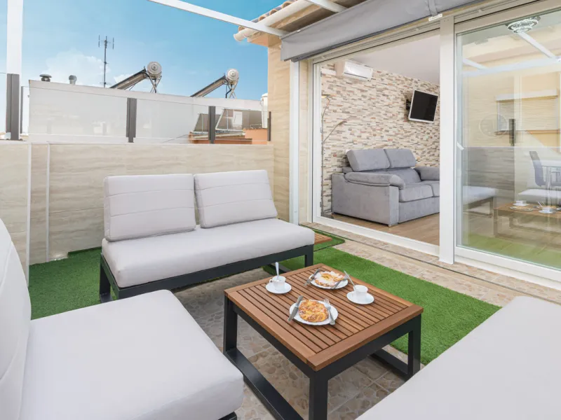 Stunning Modern Duplex with Tourist License — Proven High Yield Investment