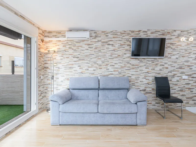 Stunning Modern Duplex with Tourist License — Proven High Yield Investment