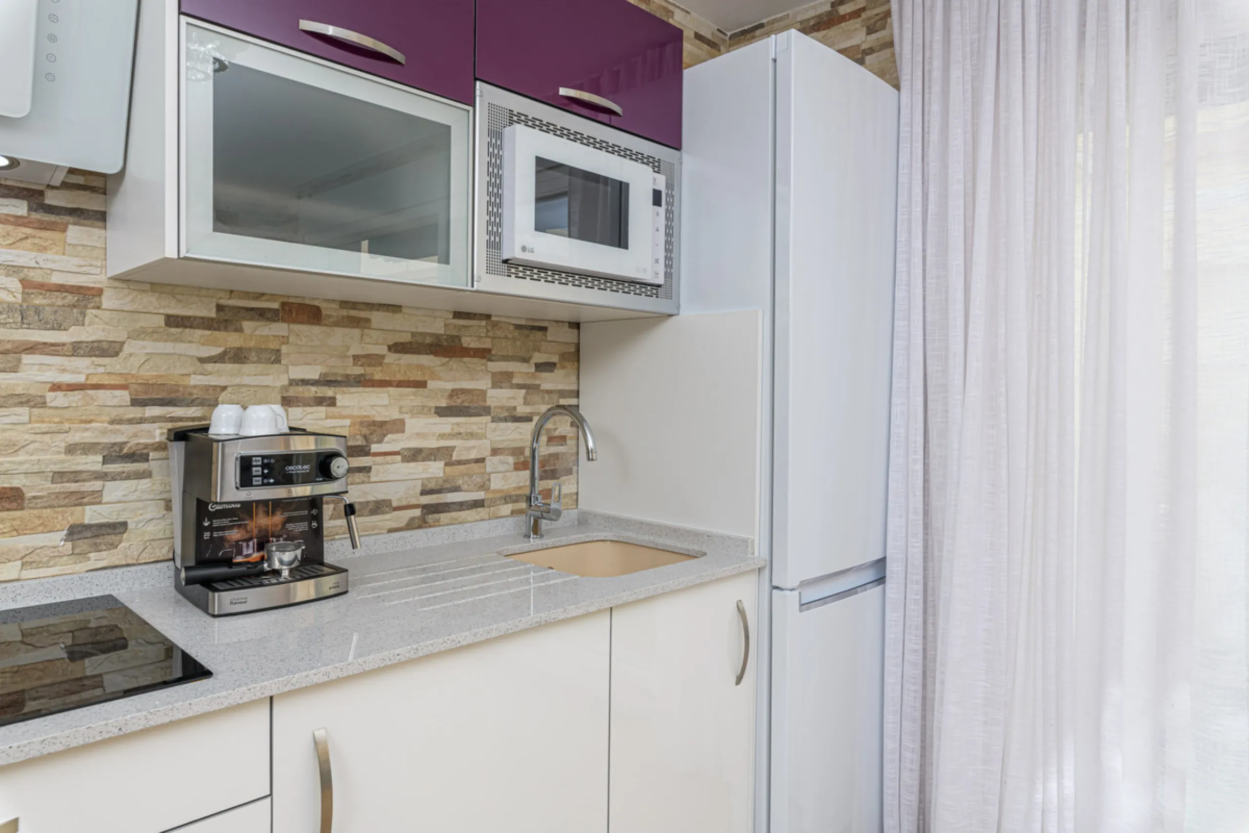 Stunning Modern Duplex with Tourist License — Proven High Yield Investment