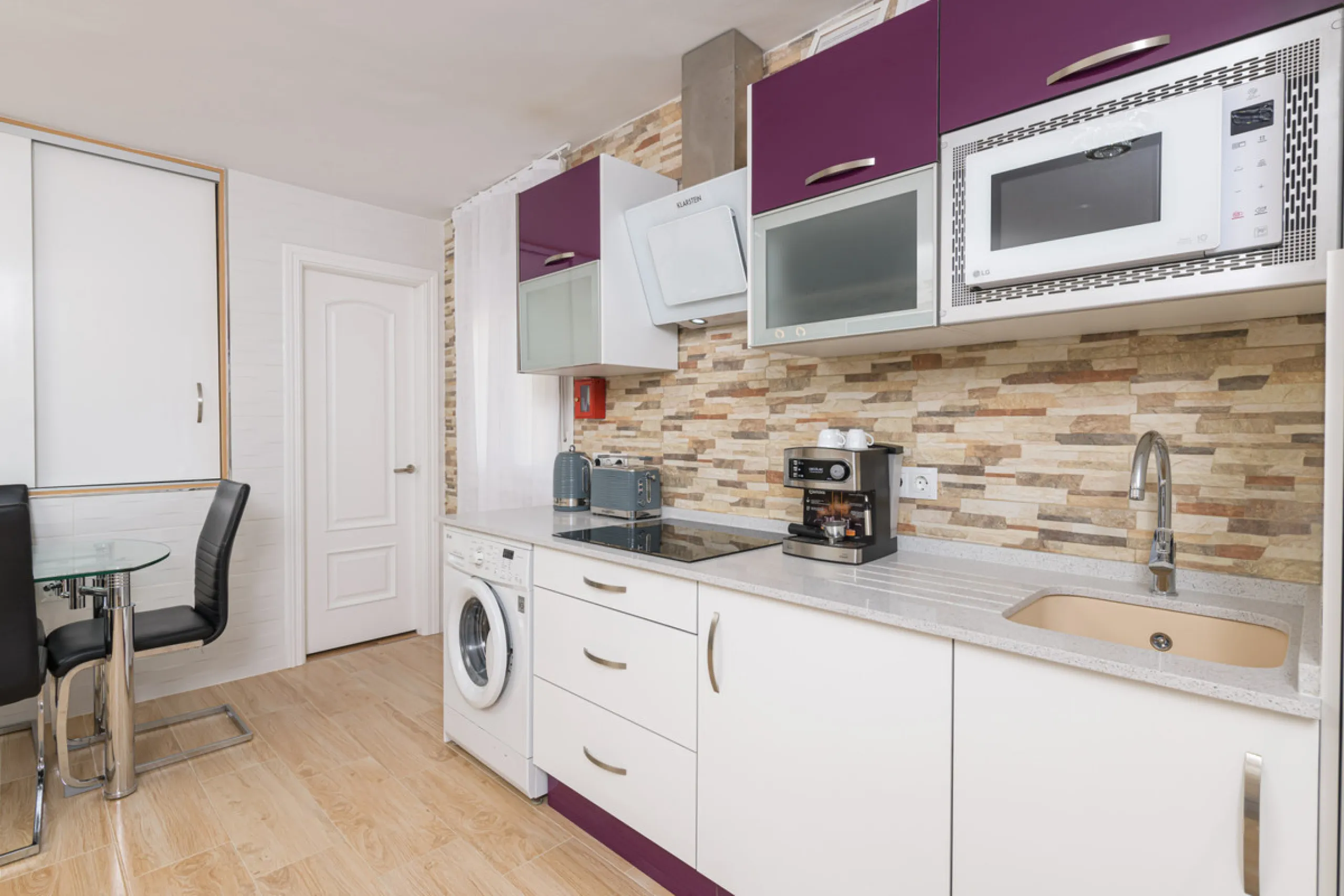 Stunning Modern Duplex with Tourist License — Proven High Yield Investment