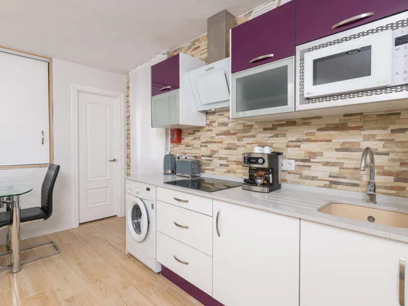Stunning Modern Duplex with Tourist License — Proven High Yield Investment