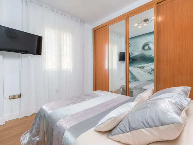 Stunning Modern Duplex with Tourist License — Proven High Yield Investment