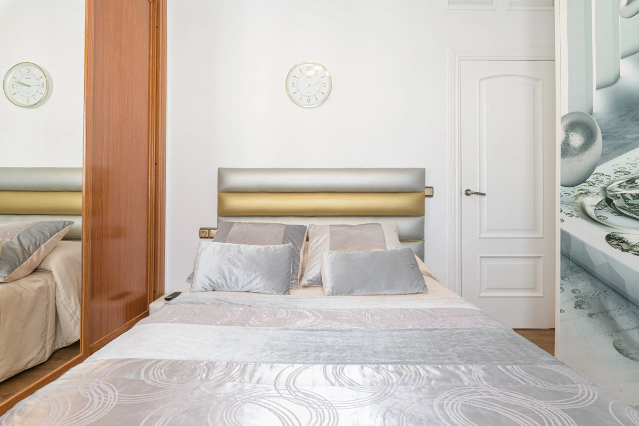 Stunning Modern Duplex with Tourist License — Proven High Yield Investment