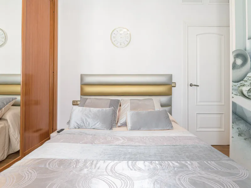 Stunning Modern Duplex with Tourist License — Proven High Yield Investment