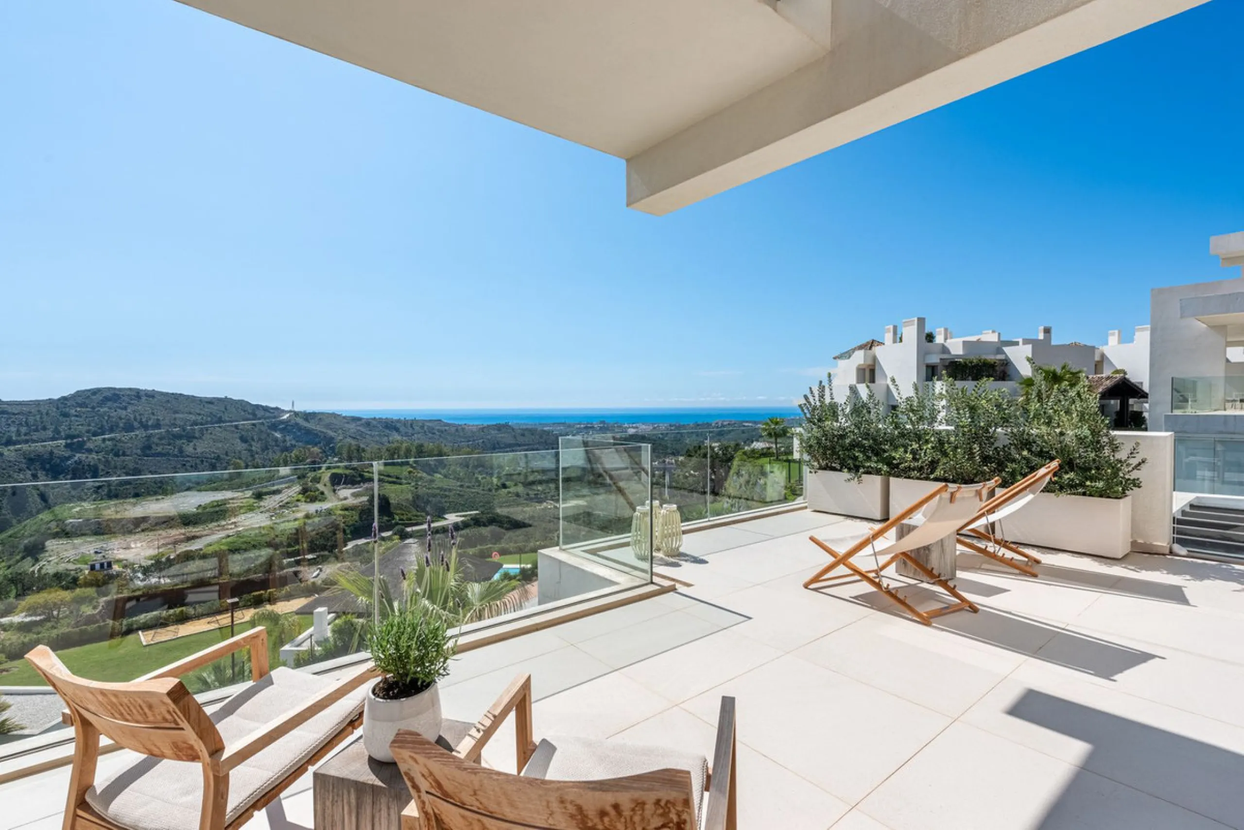 Apartment - Penthouse Duplex в продаже в Benahavís, Málaga. В доме 4 спален и 3 ванных комнат. Площадь дома 142 м²