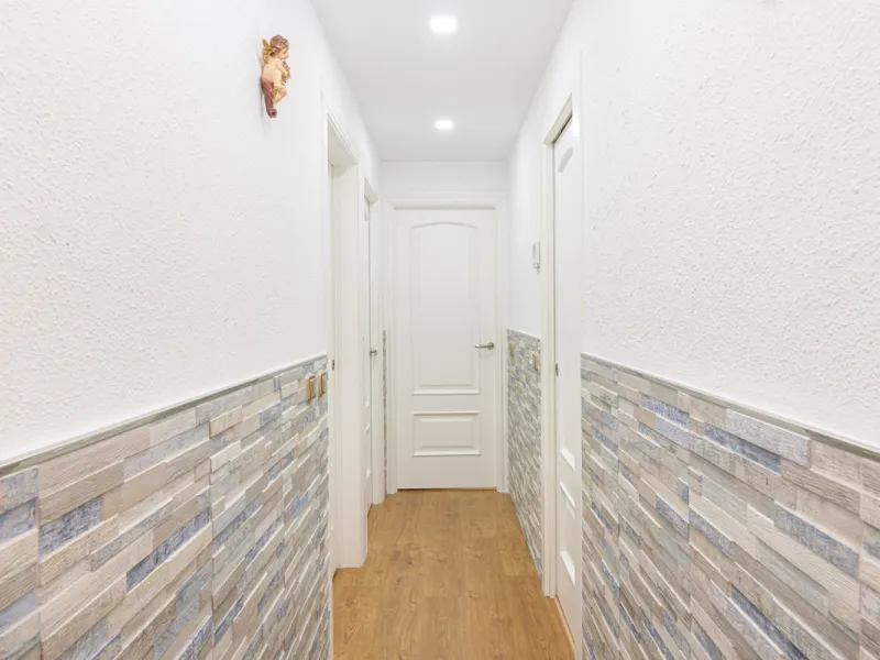 Stunning Modern Duplex with Tourist License — Proven High Yield Investment